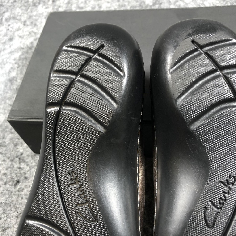 Clarks Collection Shoes Womens Size 7 Gold Leather Slip On Loafers Comfort Flats - Picture 15 of 16